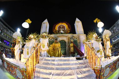 Rio de Janeiro, 9 Şubat 2018. Brezilya 'nın Rio de Janeiro kentindeki Sambodromo şehrindeki dünyanın en büyük karnavalı kabul edilen Rio de Janeiro Karnavalı sırasında Samba Okulları Geçidi.