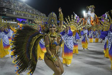 Rio de Janeiro, 9 Şubat 2018. Brezilya 'nın Rio de Janeiro kentindeki Sambodromo şehrindeki dünyanın en büyük karnavalı kabul edilen Rio de Janeiro Karnavalı sırasında Samba Okulları Geçidi.