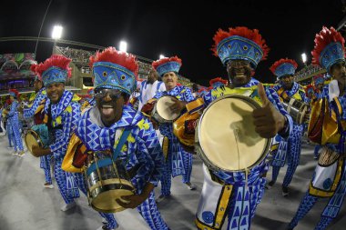 Rio de Janeiro, 9 Şubat 2018. Brezilya 'nın Rio de Janeiro kentindeki Sambodromo şehrindeki dünyanın en büyük karnavalı kabul edilen Rio de Janeiro Karnavalı sırasında Samba Okulları Geçidi.