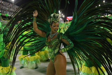 Rio de Janeiro, 9 Şubat 2018. Brezilya 'nın Rio de Janeiro kentindeki Sambodromo şehrindeki dünyanın en büyük karnavalı kabul edilen Rio de Janeiro Karnavalı sırasında Samba Okulları Geçidi.