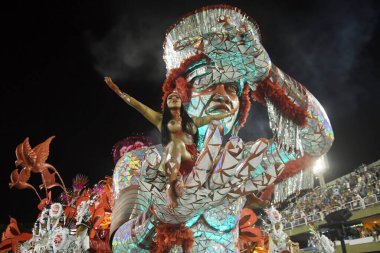 Rio de Janeiro, 9 Şubat 2018. Brezilya 'nın Rio de Janeiro kentindeki Sambodromo şehrindeki dünyanın en büyük karnavalı kabul edilen Rio de Janeiro Karnavalı sırasında Samba Okulları Geçidi.