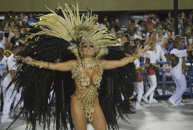 Rio de Janeiro, 9 Şubat 2018. Brezilya 'nın Rio de Janeiro kentindeki Sambodromo şehrindeki dünyanın en büyük karnavalı kabul edilen Rio de Janeiro Karnavalı sırasında Samba Okulları Geçidi.