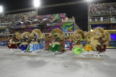Rio de Janeiro, 9 Şubat 2018. Brezilya 'nın Rio de Janeiro kentindeki Sambodromo şehrindeki dünyanın en büyük karnavalı kabul edilen Rio de Janeiro Karnavalı sırasında Samba Okulları Geçidi.