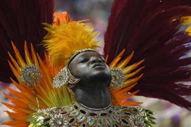 Rio de Janeiro, 9 Şubat 2018. Brezilya 'nın Rio de Janeiro kentindeki Sambodromo şehrindeki dünyanın en büyük karnavalı kabul edilen Rio de Janeiro Karnavalı sırasında Samba Okulları Geçidi.