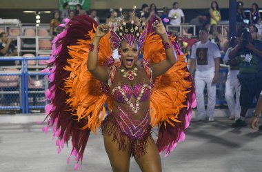 Rio de Janeiro, 9 Şubat 2018. Brezilya 'nın Rio de Janeiro kentindeki Sambodromo şehrindeki dünyanın en büyük karnavalı kabul edilen Rio de Janeiro Karnavalı sırasında Samba Okulları Geçidi.