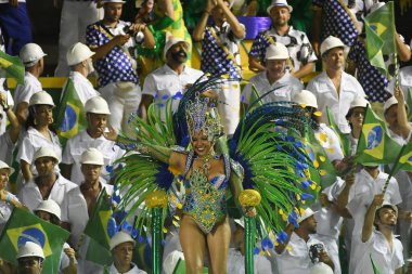 Rio de Janeiro, 9 Şubat 2018. Brezilya 'nın Rio de Janeiro kentindeki Sambodromo şehrindeki dünyanın en büyük karnavalı kabul edilen Rio de Janeiro Karnavalı sırasında Samba Okulları Geçidi.