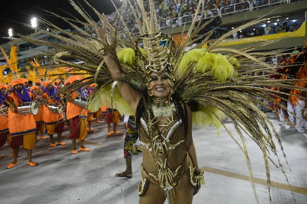 リオデジャネイロ 2018年2月9日 ジャネイロのカーニバル中のサンバ学校パレード 世界最大のカーニバルと考えられています サンボドロモ リオデジャネイロ市 ブラジル — ストック写真