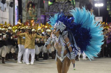 Rio de Janeiro, 9 Şubat 2018. Brezilya 'nın Rio de Janeiro kentindeki Sambodromo şehrindeki dünyanın en büyük karnavalı kabul edilen Rio de Janeiro Karnavalı sırasında Samba Okulları Geçidi.