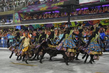 Rio de Janeiro, 9 Şubat 2018. Brezilya 'nın Rio de Janeiro kentindeki Sambodromo şehrindeki dünyanın en büyük karnavalı kabul edilen Rio de Janeiro Karnavalı sırasında Samba Okulları Geçidi.