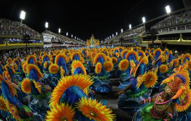 Rio de Janeiro, 9 Şubat 2018. Brezilya 'nın Rio de Janeiro kentindeki Sambodromo şehrindeki dünyanın en büyük karnavalı kabul edilen Rio de Janeiro Karnavalı sırasında Samba Okulları Geçidi.