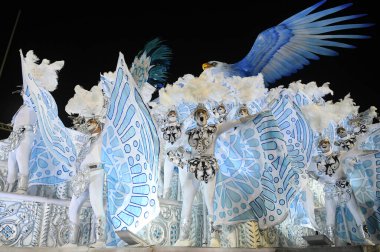 Rio de Janeiro, 9 Şubat 2018. Dünyanın en büyük karnavalı olarak kabul edilen Rio de Janeiro Karnavalı sırasında Sambdromo 'daki Özel Grup Samba Okulları Geçidi..
