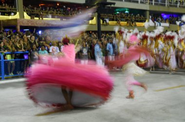 Rio de Janeiro, 9 Şubat 2018. Dünyanın en büyük karnavalı olarak kabul edilen Rio de Janeiro Karnavalı sırasında Sambdromo 'daki Özel Grup Samba Okulları Geçidi..