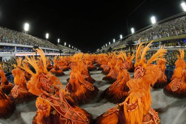 Rio de Janeiro, 9 Şubat 2018. Dünyanın en büyük karnavalı olarak kabul edilen Rio de Janeiro Karnavalı sırasında Sambdromo 'daki Özel Grup Samba Okulları Geçidi..