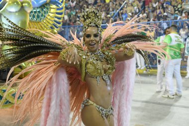 Rio de Janeiro, 9 Şubat 2018. Dünyanın en büyük karnavalı olarak kabul edilen Rio de Janeiro Karnavalı sırasında Sambdromo 'daki Özel Grup Samba Okulları Geçidi..