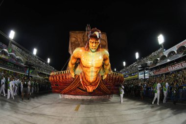 Rio de Janeiro, 9 Şubat 2018. Dünyanın en büyük karnavalı olarak kabul edilen Rio de Janeiro Karnavalı sırasında Sambdromo 'daki Özel Grup Samba Okulları Geçidi..