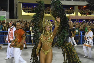 Rio de Janeiro, 9 Şubat 2018. Dünyanın en büyük karnavalı olarak kabul edilen Rio de Janeiro Karnavalı sırasında Sambdromo 'daki Özel Grup Samba Okulları Geçidi..