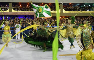 Rio de Janeiro, 9 Şubat 2018. Dünyanın en büyük karnavalı olarak kabul edilen Rio de Janeiro Karnavalı sırasında Sambdromo 'daki Özel Grup Samba Okulları Geçidi..
