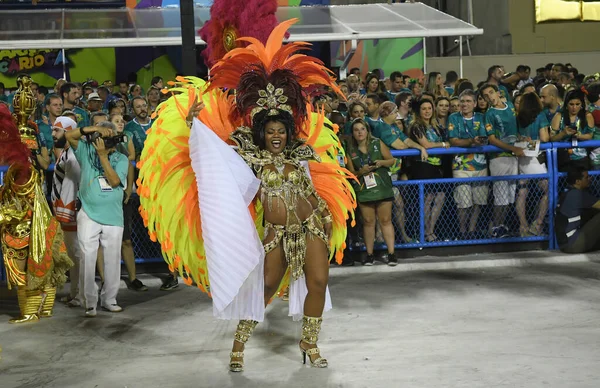 リオデジャネイロ 2018年2月9日 リオデジャネイロのカーニバル中の特別グループのサンバ学校のパレードは 世界最大のカーニバルと考えられています — ストック写真