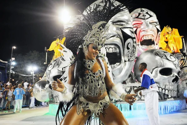 2012年2月16日 リオデジャネイロ リオデジャネイロのカーニバル中のサンバ学校のパレード 世界最大のカーニバルと考えられています サンボドロモ リオデジャネイロ市 ブラジル — ストック写真