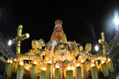 Rio de Janeiro, 23 Şubat 2020. Samba okulu Beija Flor 'ın geçit töreni, Rio de Janeiro' daki karnavalda, dünyanın en büyük karnavalında, Rio de Janeiro şehrindeki Sambdromo 'da.