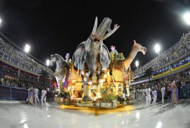 Rio de Janeiro, 29 Şubat 2020. Samba okulu Mangueira 'nın geçit töreni, Rio de Janeiro' daki karnavalda, dünyanın en büyük karnavalında, Rio de Janeiro şehrinde,.