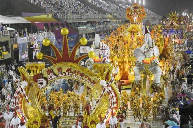 Rio de Janeiro, 29 Şubat 2020. Samba Okulu Akademisyenleri do Salgueiro 'nun geçit töreni, Rio de Janeiro' daki karnavalda, dünyanın en büyük karnavalında, Rio de Janeiro şehrinde,.