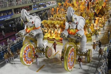 Rio de Janeiro, 29 Şubat 2020. Samba Okulu Akademisyenleri do Salgueiro 'nun geçit töreni, Rio de Janeiro' daki karnavalda, dünyanın en büyük karnavalında, Rio de Janeiro şehrinde,.