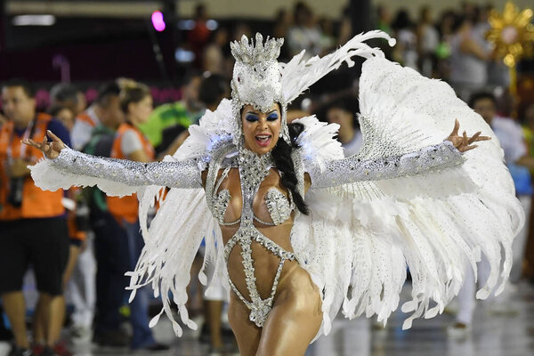 Рио-де-Жанейро, Бразилия, 21 марта 2020.Parade of the Samba School Inocentes de Belford Roxo, during the Carnival at the Sambodromo in the city of Rio de Janeiro.