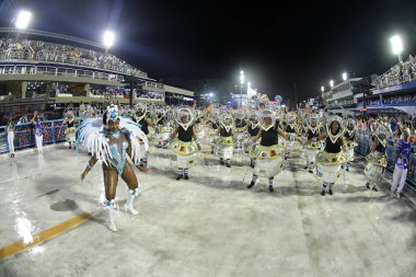 Rio de Janeiro, Brezilya, 21 Mart 2020. Samba Okulu Unidos da Ponte 'nin Rio de Janeiro kentindeki Sambodromo karnavalında geçit töreni.