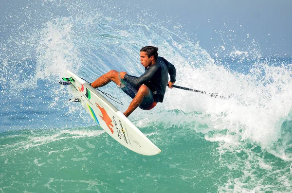 Rio Janeiro Aprile 2014 Surfer Caio Vaz Cattura Onde Stand — Foto Stock