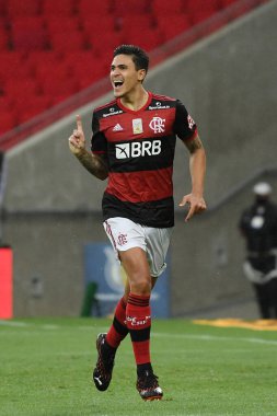 Rio de Janeiro, Brezilya, 4 Ekim 2020. Flamengo takımından futbolcu Pedro, Maracana Stadyumu 'nda oynanan Brezilya Şampiyonası' nda Athletico-PR maçında golünü kutluyor..