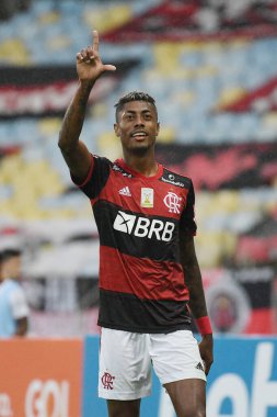 Rio de Janeiro, Brezilya, 4 Ekim 2020. Flamengo takımından futbolcu Bruno Henrique, Maracana Stadyumu 'nda oynanan Brezilya Şampiyonası' nda Athletico-PR maçında golünü kutluyor..