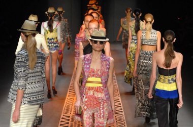 Rio de Janeiro, 31 Mayıs 2011 Moda gösterisi sırasında Brezilya 'nın Rio de Janeiro şehrindeki Pier Mau' da