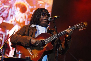 Rio de Janeiro, Brezilya, 7 Aralık 2009.Singer Milton Nascimento, Rio de Janeiro kentindeki Belediye Tiyatrosu 'ndaki gösterisinde.