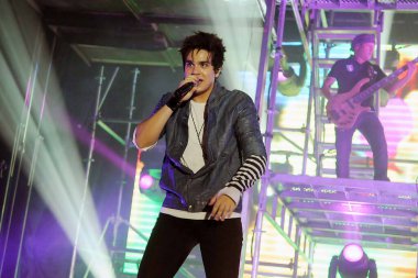 Rio de Janeiro, 29 Temmuz 2009.Şarkıcı Luan Santana, Brezilya 'nın Rio de Janeiro kentindeki Citibank Hall' daki gösterisinde.