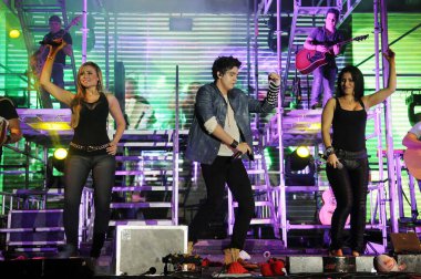 Rio de Janeiro, 29 Temmuz 2009.Şarkıcı Luan Santana, Brezilya 'nın Rio de Janeiro kentindeki Citibank Hall' daki gösterisinde.