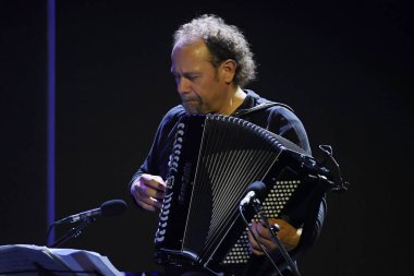 Rio de Janeiro, Brezilya, 6 Haziran 2019. İtalyan Accordion Fausto Beccalossi Rio Montreux Caz Festivali 'nde Rio de Janeiro şehrinde düzenlenen gösterisinde.