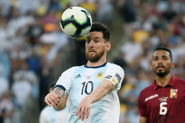 Rio de Janeiro, Brezilya, 28 Haziran 2019. Arjantinli futbolcu Lionel Messi, Copa America 2019 Maracan Stadyumu 'nda oynanan Venezuela - Arjantin maçı sırasında.