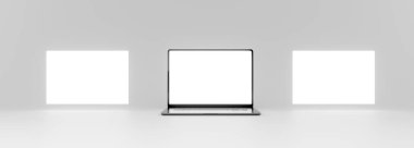 Üç dizüstü bilgisayar sekansı ortada ve yan taraflarda yüzen ekranlar. Web sayfası tasarımınız, gönderileriniz ve atlıkarıncalarınız için boş şablon. Model için hazır..