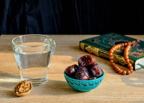 Walnut Turquoise Piala Traditional Oriental Pattern Dates Glass Clear Water — Stock Photo, Image
