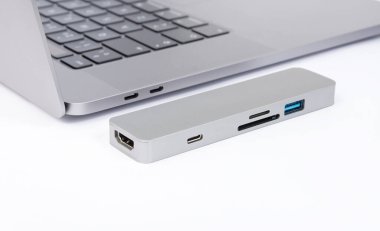 Laptop adaptörü, evrensel, USB, HUB, SD portları