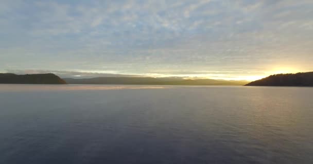 Повітряний Вид Починається Березі Озера Науель Уапі Барілоче Горами Маленьким — стокове відео