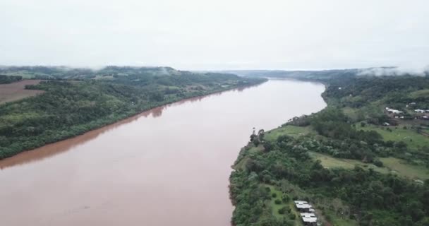 Luftutsikt Över Flod Misiones Argentina Omgiven Natur Träd Och Fauna — Stockvideo