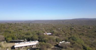 Cordoba Arjantin 'de bir vadinin ortasında bir çiftlik ya da konut