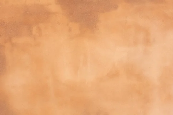 带有污渍和粗糙外墙的生锈的褐色橙色纹理室外墙 — 图库照片