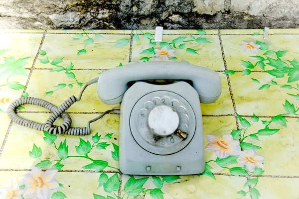 Close Old Gray Telephone Table Floral Design Vintage Telephone Rotary — Stock Photo, Image