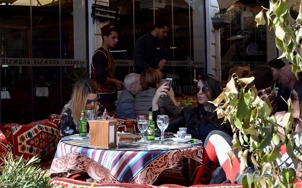 Istanbul Turkey March 2019 Three Women Sitting Relaxing Traditional Turkey — Stock Photo, Image