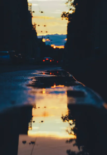 Zonsondergang in de stad, stedelijk stadsgezicht — Stockfoto
