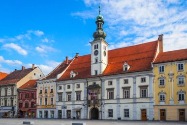 Maribor Meydanı 'ndaki belediye binası, Slovenya, Avrupa