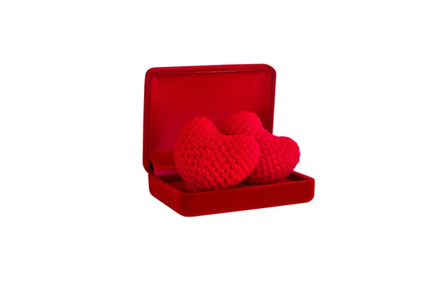 Красное Сердце Валентина Красной Коробке Изолированы Белом Фоне Вырезкой Пути — стоковое фото